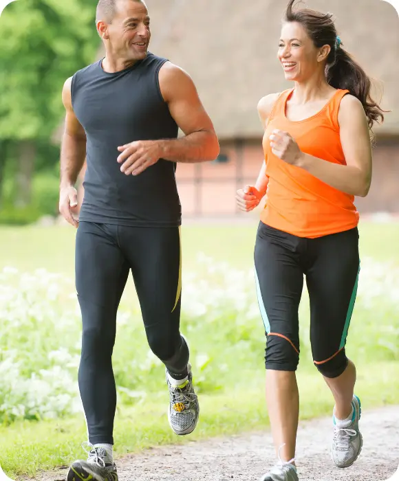 Glueckliches Paar Joggen